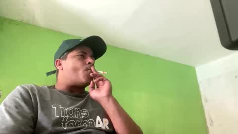 Snapshot of 9vinhocamshow chatting on 10.06.25 9vinhocamshow online show from 10.06.25