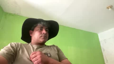 Snapshot of 9vinhocamshow chatting on 10.09.25 9vinhocamshow online show from 10.09.25