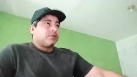 Snapshot of 9vinhocamshow chatting on 10.19.25 9vinhocamshow online show from 10.19.25