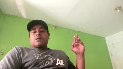 Snapshot of 9vinhocamshow chatting on 10.27.25 9vinhocamshow online show from 10.27.25