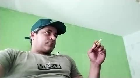 Snapshot of 9vinhocamshow chatting on 11.01.25 9vinhocamshow online show from 11.01.25