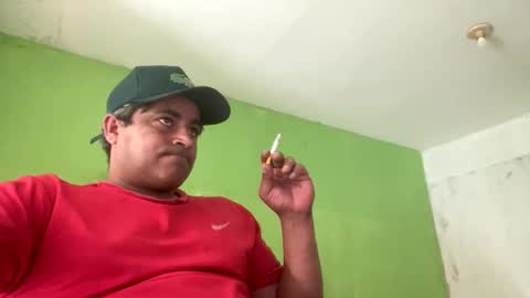 Snapshot of 9vinhocamshow chatting on 11.15.25 9vinhocamshow online show from 11.15.25