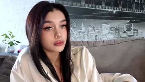 Snapshot of 9west chatting on 10.21.25 KARINA online show from 10.21.25