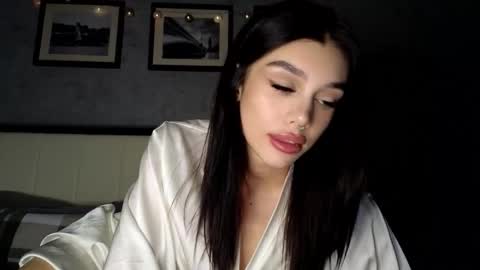 Snapshot of 9west chatting on 11.22.25 KARINA online show from 11.22.25