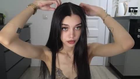 Snapshot of 9west chatting on 07.15.26 KARINA online show from 07.15.26