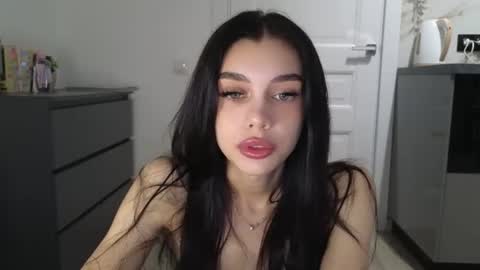 Snapshot of 9west chatting on 07.20.26 KARINA online show from 07.20.26