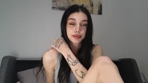 Snapshot of 9west chatting on 07.22.26 KARINA online show from 07.22.26