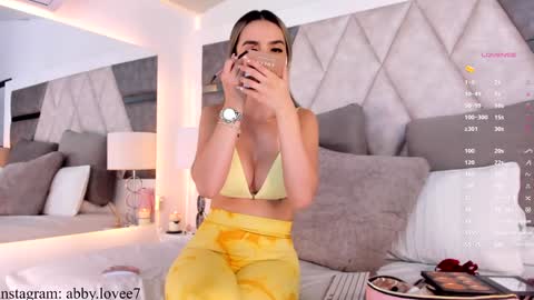 Snapshot of _abby__ chatting on 01.25.25 Gabriela abby online show from 01.25.25