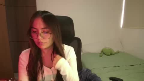 Snapshot of _abbyyyy_ chatting on 05.19.26 abby 3 online show from 05.19.26