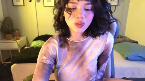 Snapshot of _abigaill_1 chatting on 12.13.24 abigaill online show from 12.13.24