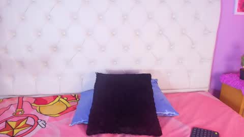 Abril  online show from 03.06.25