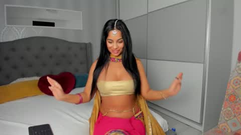 Snapshot of _adelle chatting on 11.15.25 Adelle online show from 11.15.25