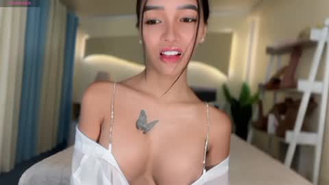 Snapshot of _agatha69_ chatting on 11.12.25 agatha online show from 11.12.25