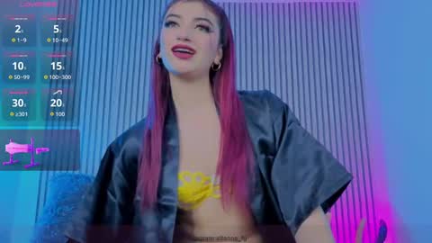 Snapshot of _aitana_011 chatting on 10.08.25 aitana online show from 10.08.25