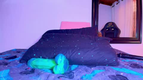 Snapshot of _alexaa_20 chatting on 02.04.25 Alexa online show from 02.04.25