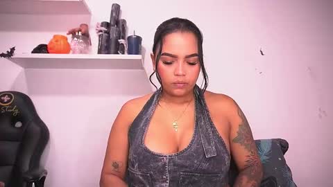 Snapshot of _alexaa_20 chatting on 10.24.25 Alexa online show from 10.24.25