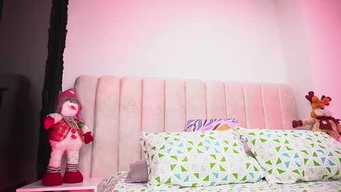 Snapshot of _alexaa_20 chatting on 11.04.25 Alexa online show from 11.04.25