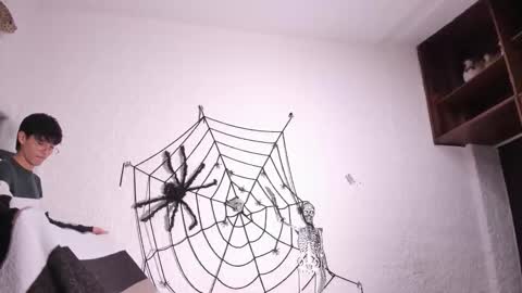 Alexander online show from 10.16.25