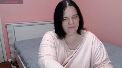 Snapshot of _alexandra_ray_ chatting on 10.04.25 _alexandra_ray_ online show from 10.04.25