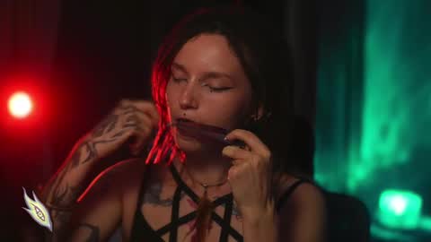 Snapshot of _alicemorrison_ chatting on 03.11.25 Alice Morrison Mistress Datura online show from 03.11.25