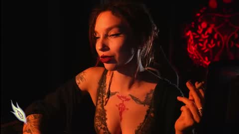 Snapshot of _alicemorrison_ chatting on 10.21.25 Alice Morrison Mistress Datura online show from 10.21.25