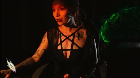 Snapshot of _alicemorrison_ chatting on 10.24.25 Alice Morrison Mistress Datura online show from 10.24.25