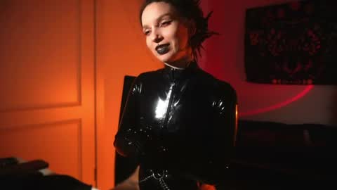 Snapshot of _alicemorrison_ chatting on 06.17.26 Alice Morrison Mistress Datura online show from 06.17.26