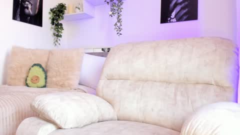 Snapshot of _alissonrose chatting on 12.04.24 Karo online show from 12.04.24