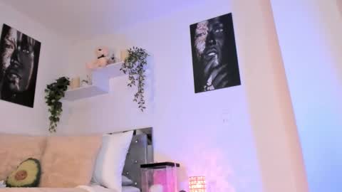 Snapshot of _alissonrose chatting on 09.11.25 Karo online show from 09.11.25