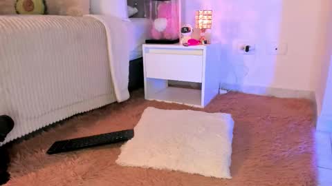 Snapshot of _alissonrose chatting on 10.20.25 Karo online show from 10.20.25