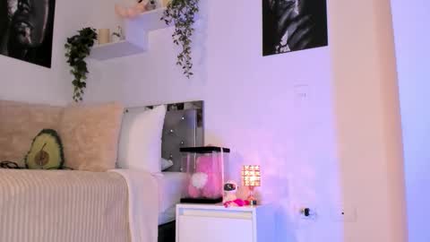 Snapshot of _alissonrose chatting on 10.23.25 Karo online show from 10.23.25