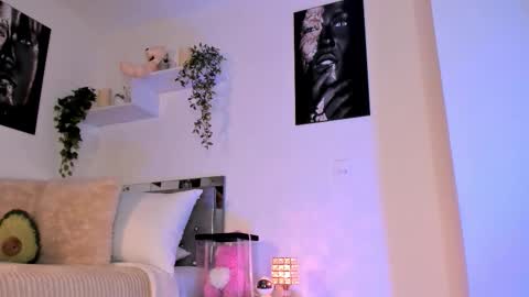 Snapshot of _alissonrose chatting on 10.31.25 Karo online show from 10.31.25