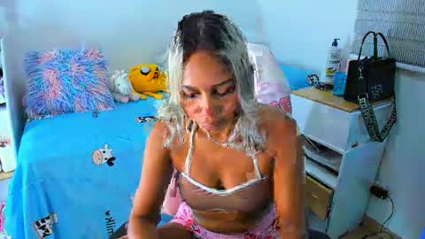 Analia online show from 12.13.24