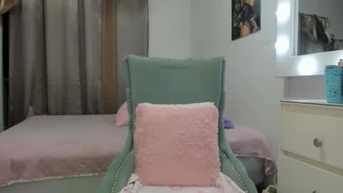 Analia online show from 04.21.26