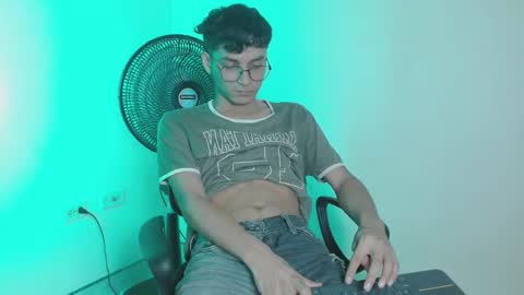 Snapshot of _andrew_willyams chatting on 11.13.25 Andres online show from 11.13.25