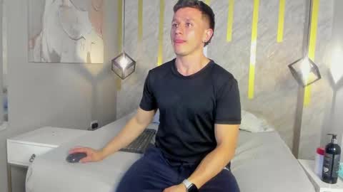 Snapshot of _andrewfalcon1 chatting on 12.26.24 Andrew online show from 12.26.24