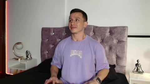 Snapshot of _andrewfalcon2 chatting on 01.22.25 _andrewfalcon2 online show from 01.22.25