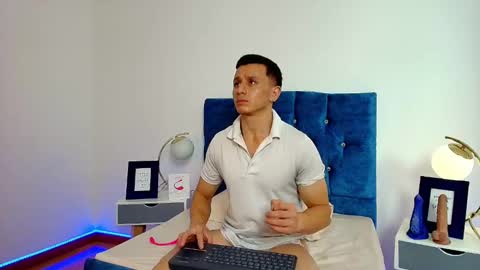 Snapshot of _andrewfalcon2 chatting on 02.07.25 _andrewfalcon2 online show from 02.07.25