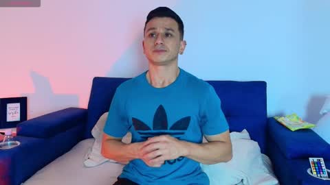 Snapshot of _andrewfalcon2 chatting on 10.12.25 _andrewfalcon2 online show from 10.12.25