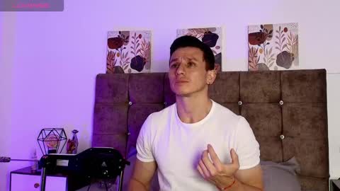 Snapshot of _andrewfalcon2 chatting on 11.03.25 _andrewfalcon2 online show from 11.03.25