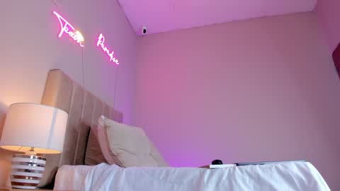 ngela  online show from 02.05.25