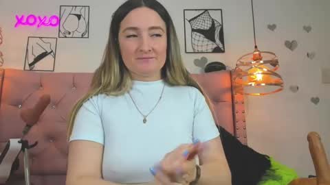 Snapshot of _antonella_11 chatting on 10.10.25 _antonella_11 online show from 10.10.25