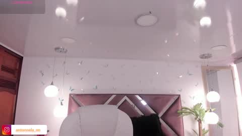 antonnela online show from 11.24.25