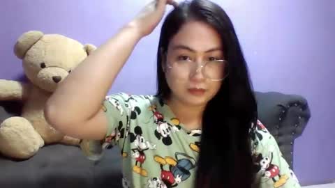 Snapshot of _arah chatting on 09.11.25 arah online show from 09.11.25