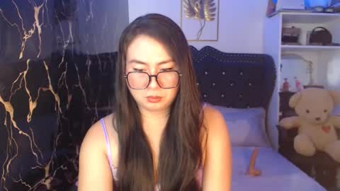 Snapshot of _arah chatting on 09.18.25 arah online show from 09.18.25