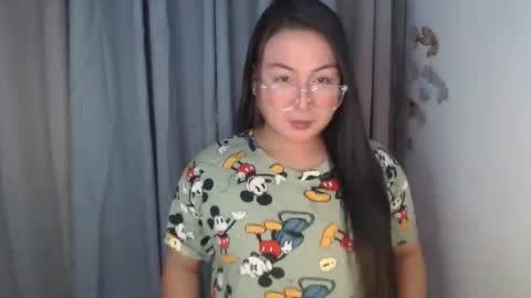 Snapshot of _arah chatting on 10.19.25 arah online show from 10.19.25