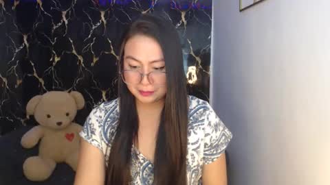 Snapshot of _arah chatting on 10.24.25 arah online show from 10.24.25