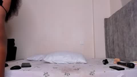 Ariah independent model online show from 06.27.26