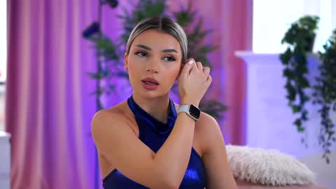 Snapshot of _arielle chatting on 12.09.24 Arielle online show from 12.09.24