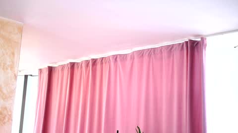 Snapshot of _arielle chatting on 01.06.25 Arielle online show from 01.06.25